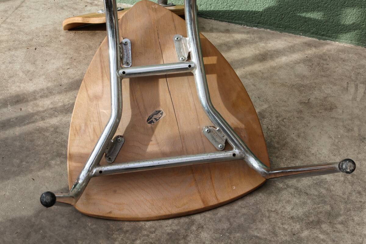 Set of two pairs of vintage 1970s chairs, in chrome metal and beech.