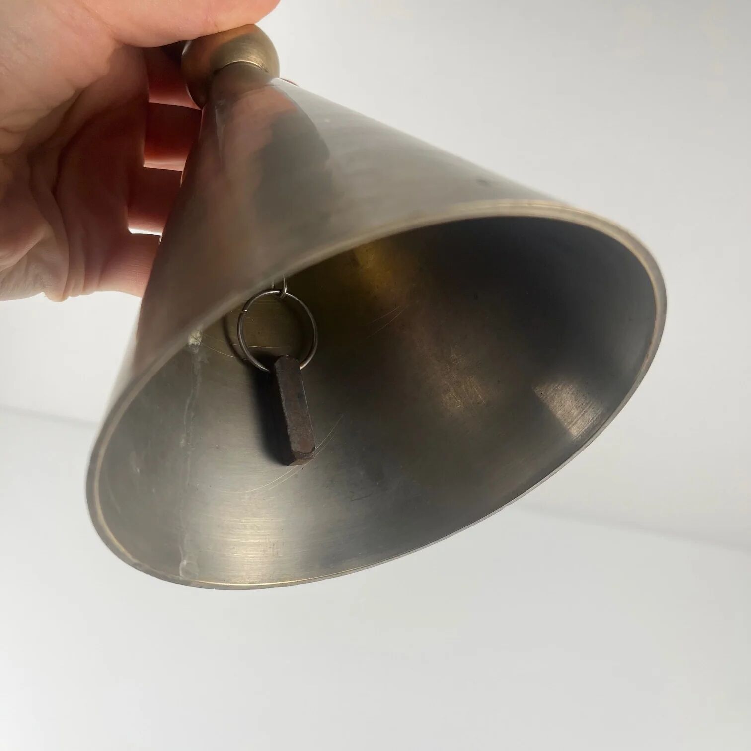 Rare pair of bell and candlestick in the shape of an hourglass, postmodern style - Memphis in metal, 1980.