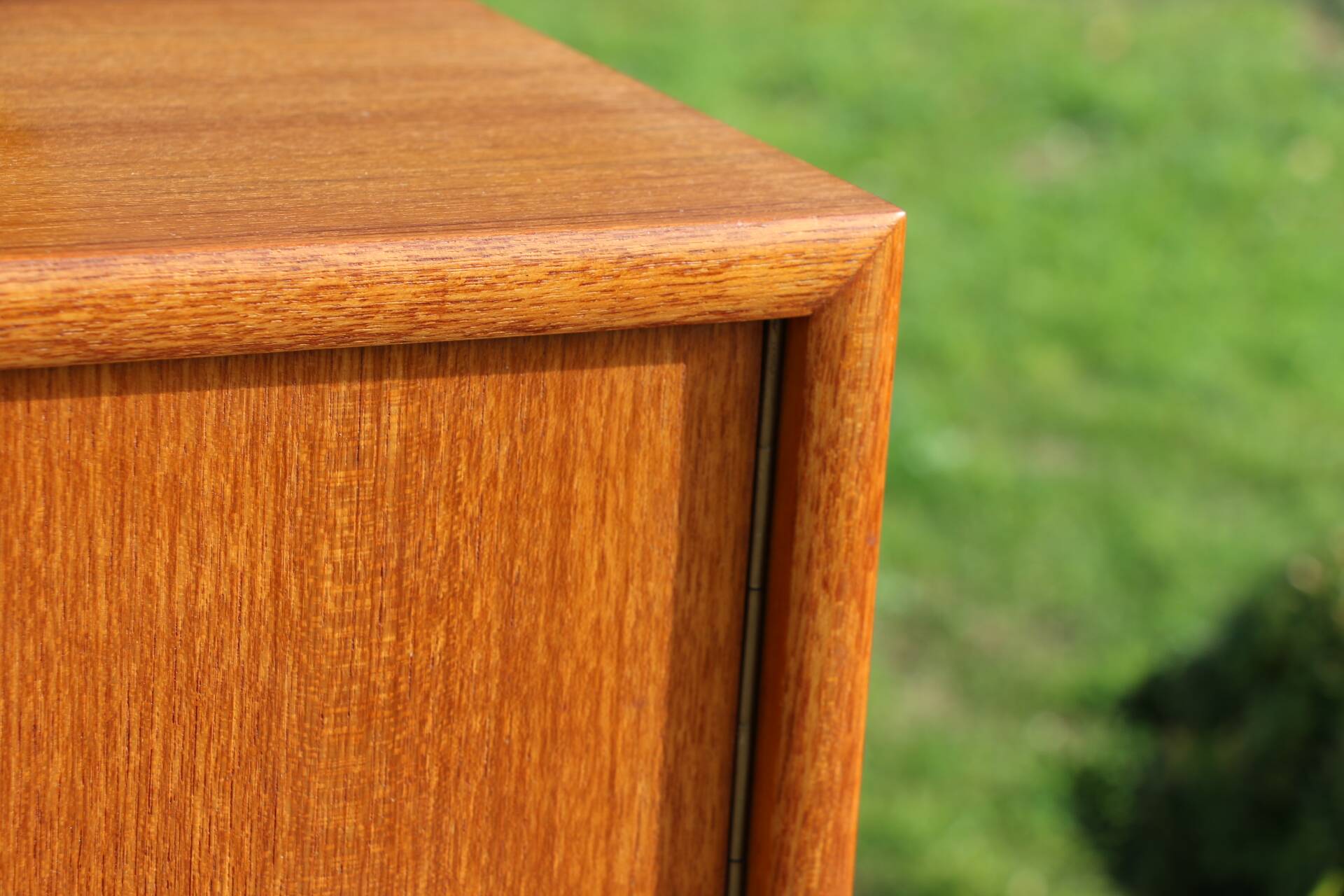 WK Mobel 2-door dresser console cabinet