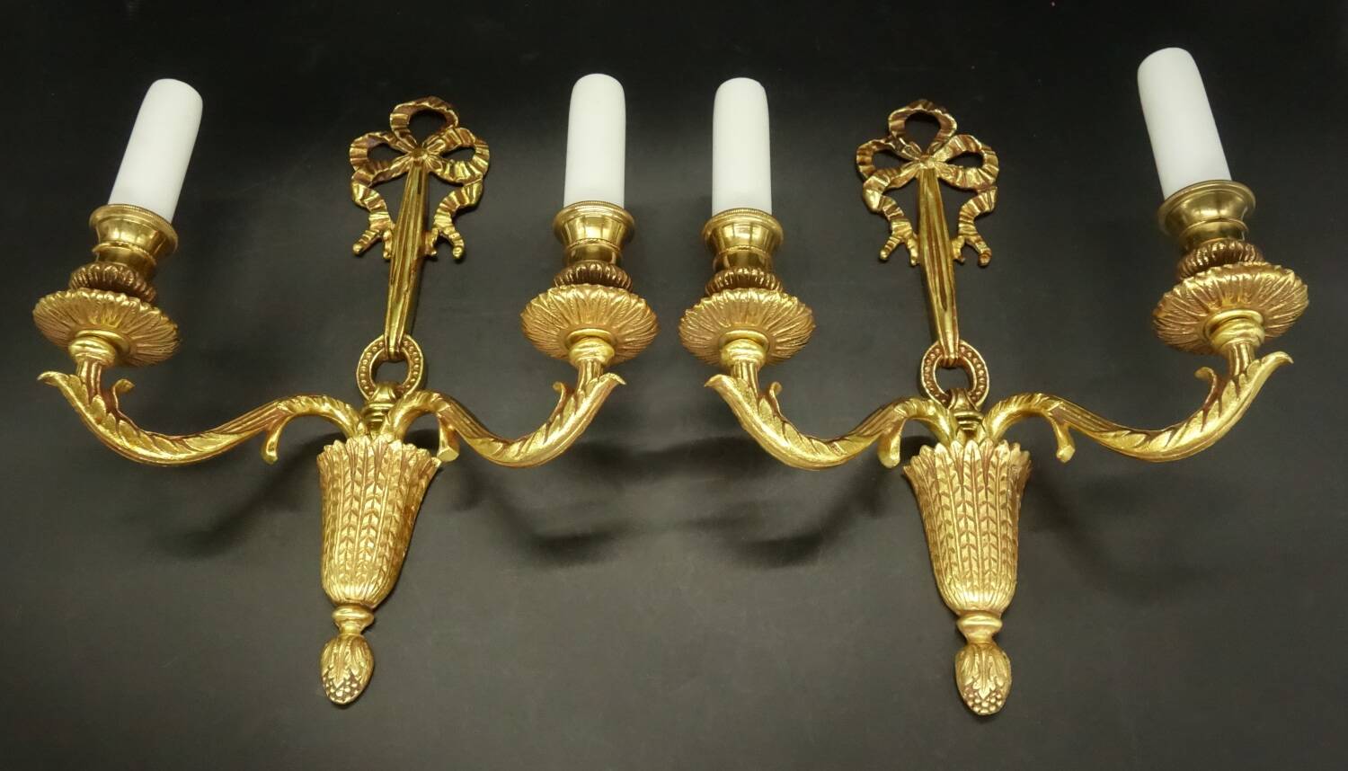Pair of Louis XVI style knot wall lights - gilded bronze