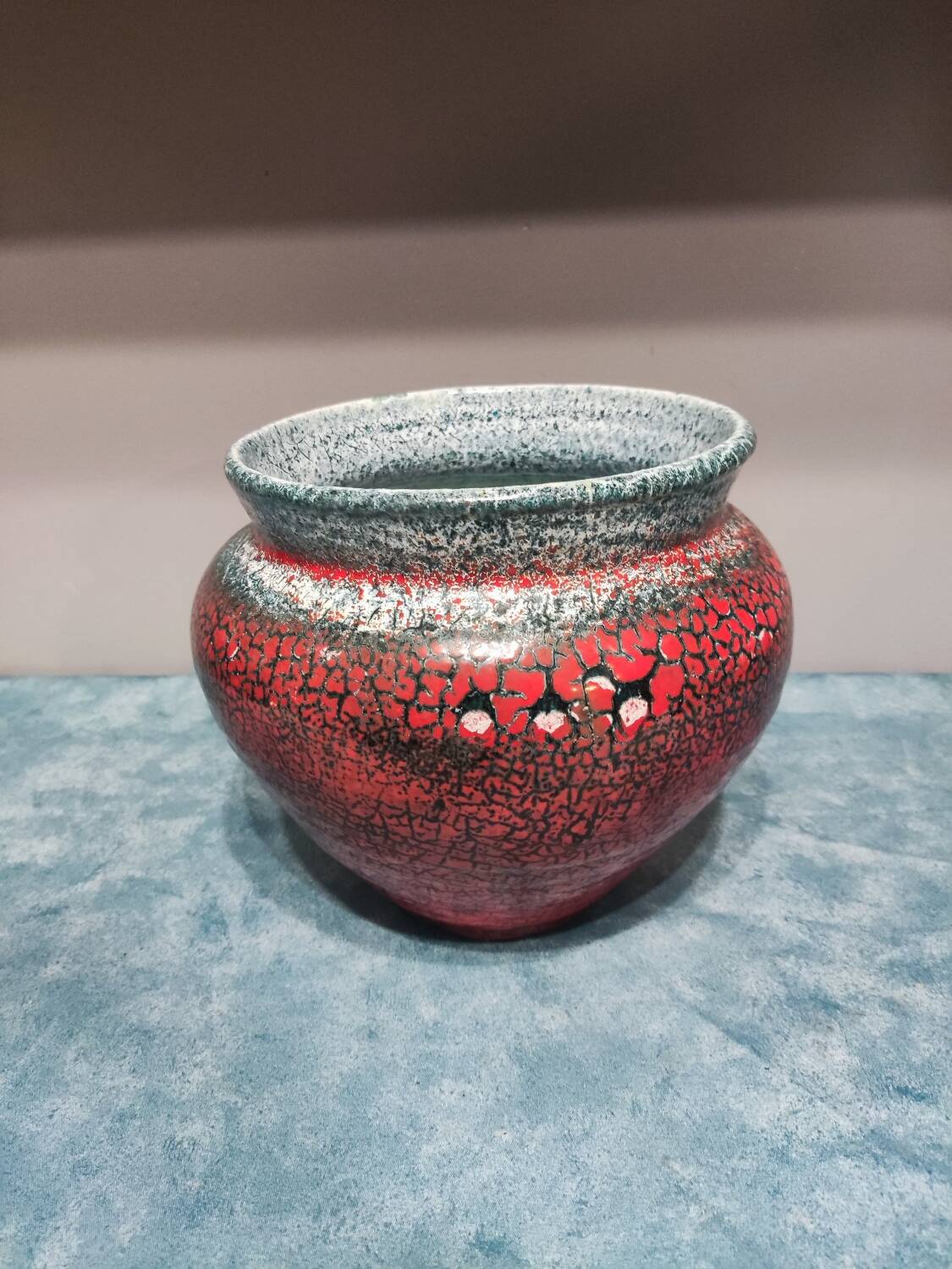 Accolay earthenware flowerpot