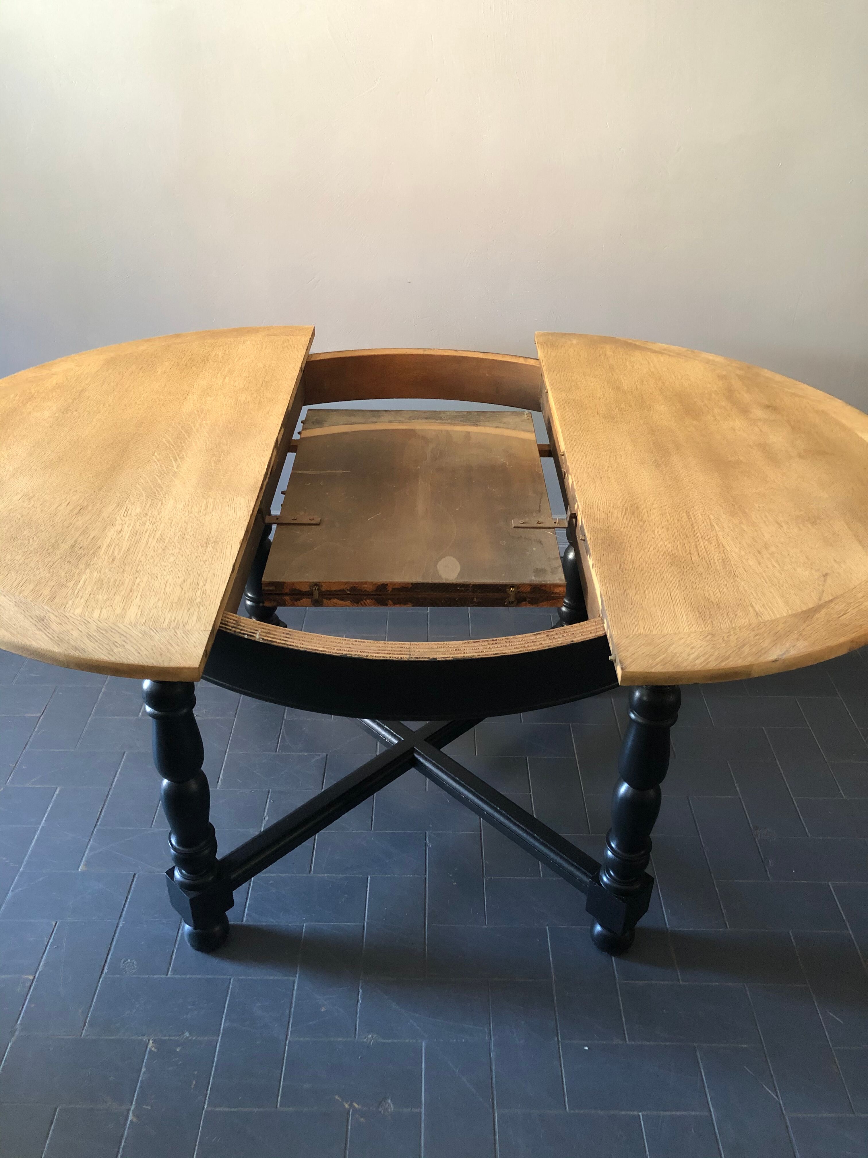 Integrated extended roundtable