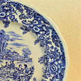 Cinq assiettes de table style porcelaine anglaise