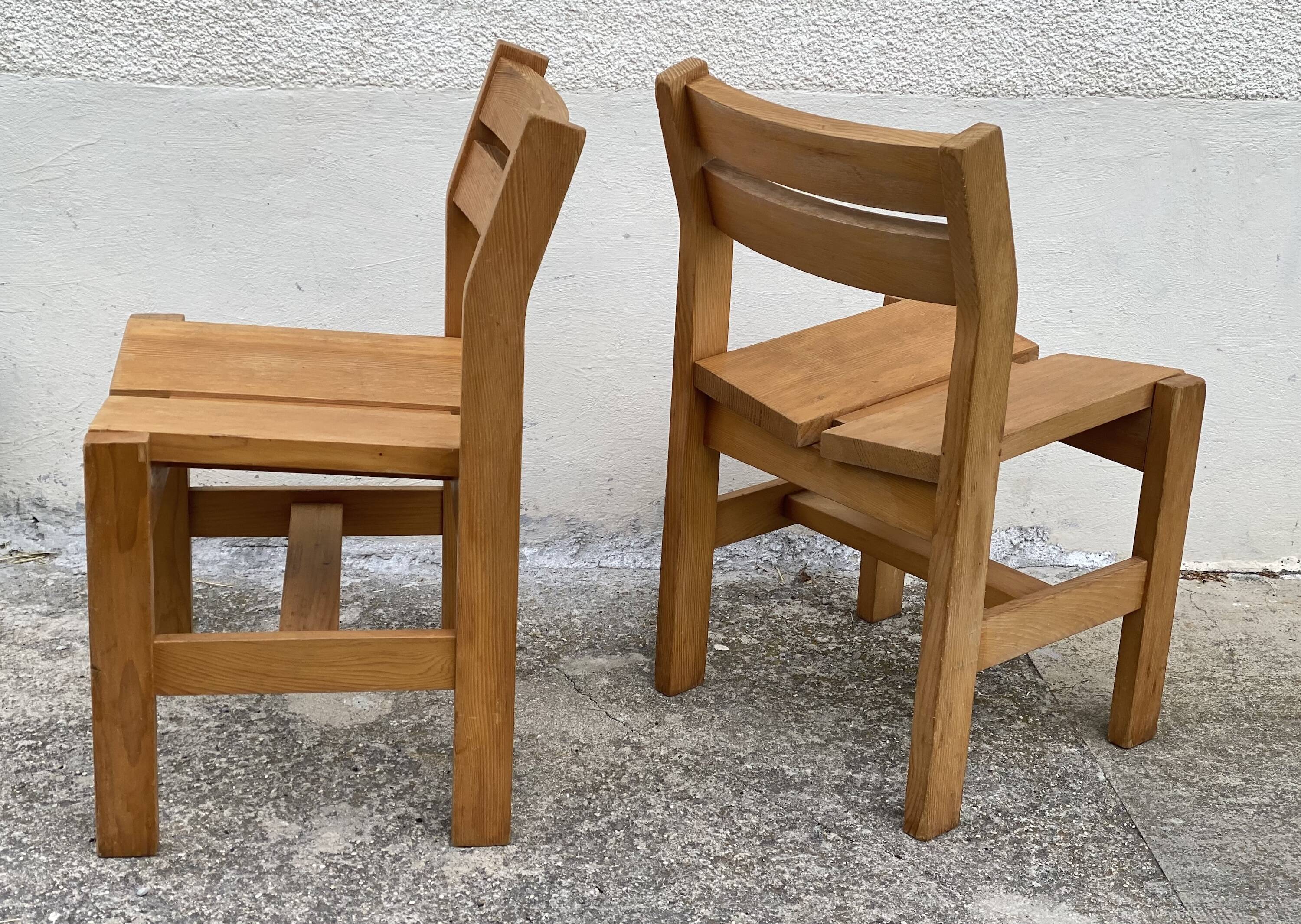 Pair of vintage 1970 "Maison Regain" chairs for the Les Arcs 1600 station.