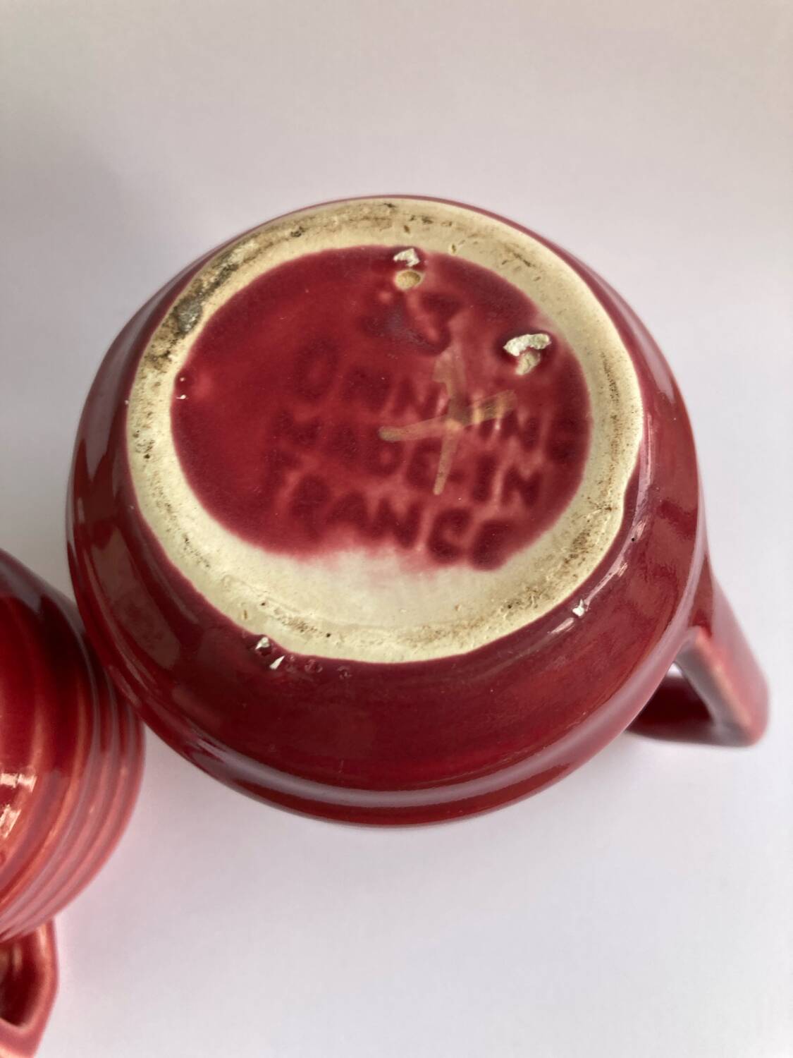 2 petits pots à lait et à crème Onnaing art déco rouge