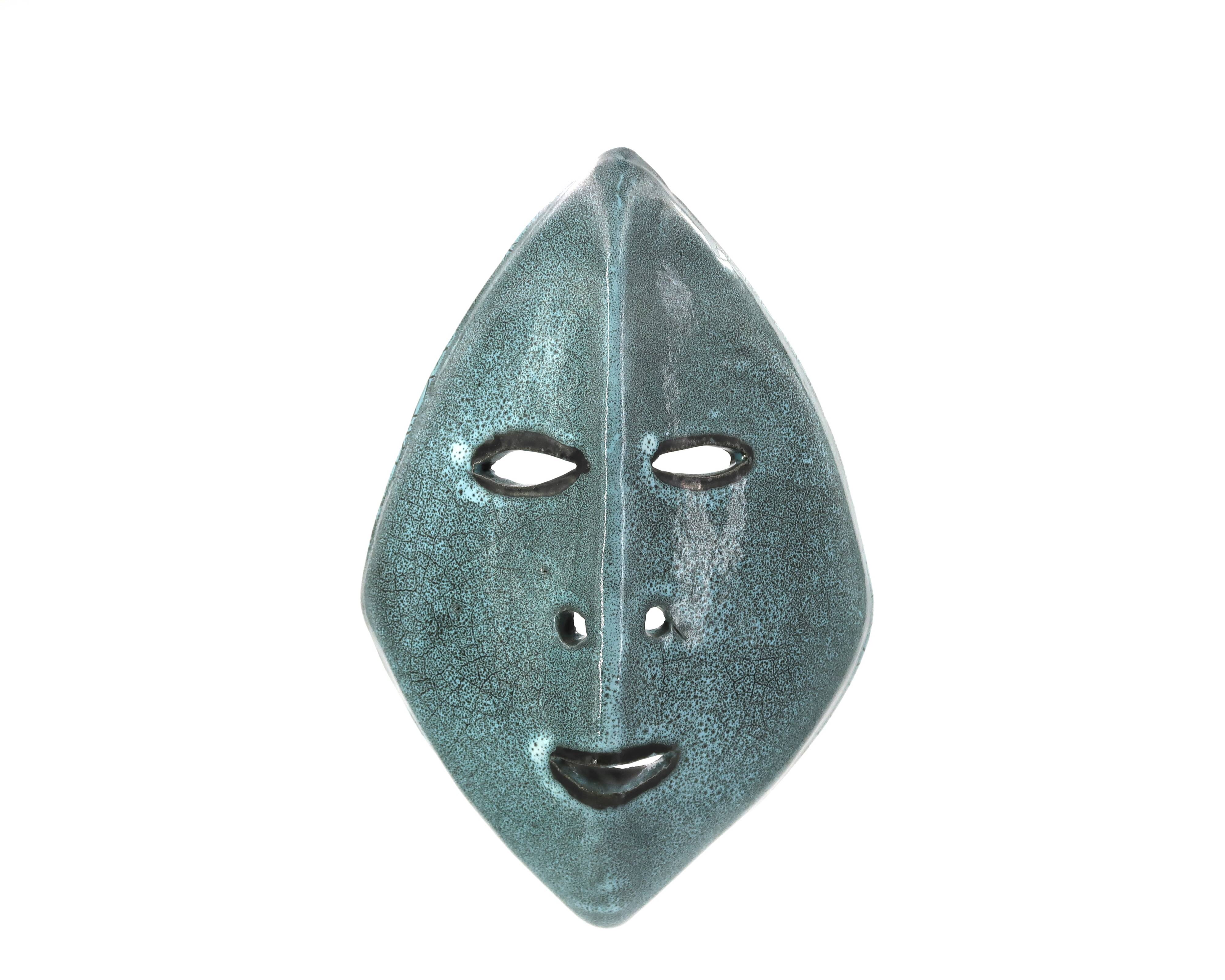 Masque Accolay en céramique bleue turquoise, années 60