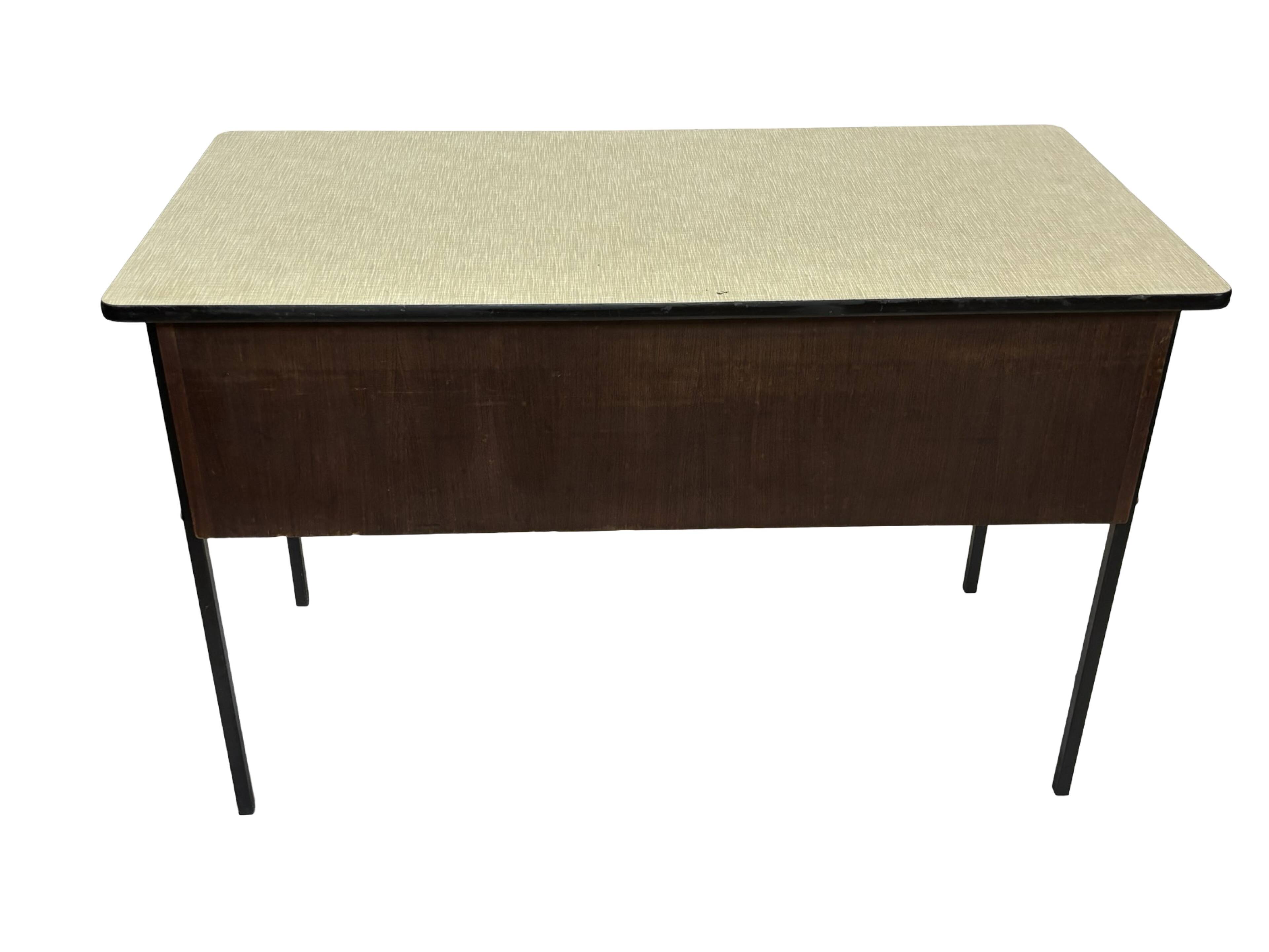 Bureau Mid-Century design Marko Galvanitas Pays-Bas bureau d'enseignant 1960