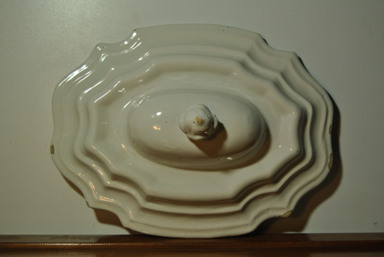 Vegetable soup tureen lid Moustiers 18th century South France