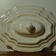Vegetable soup tureen lid Moustiers 18th century South France