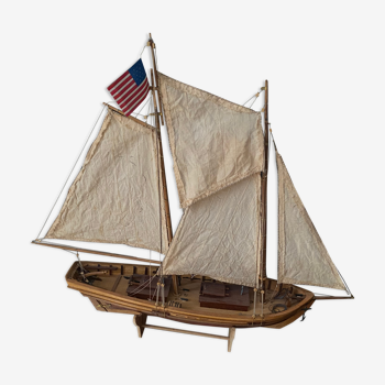 Model reconstitution boat