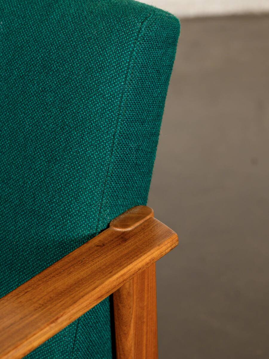 Vintage lounge chair