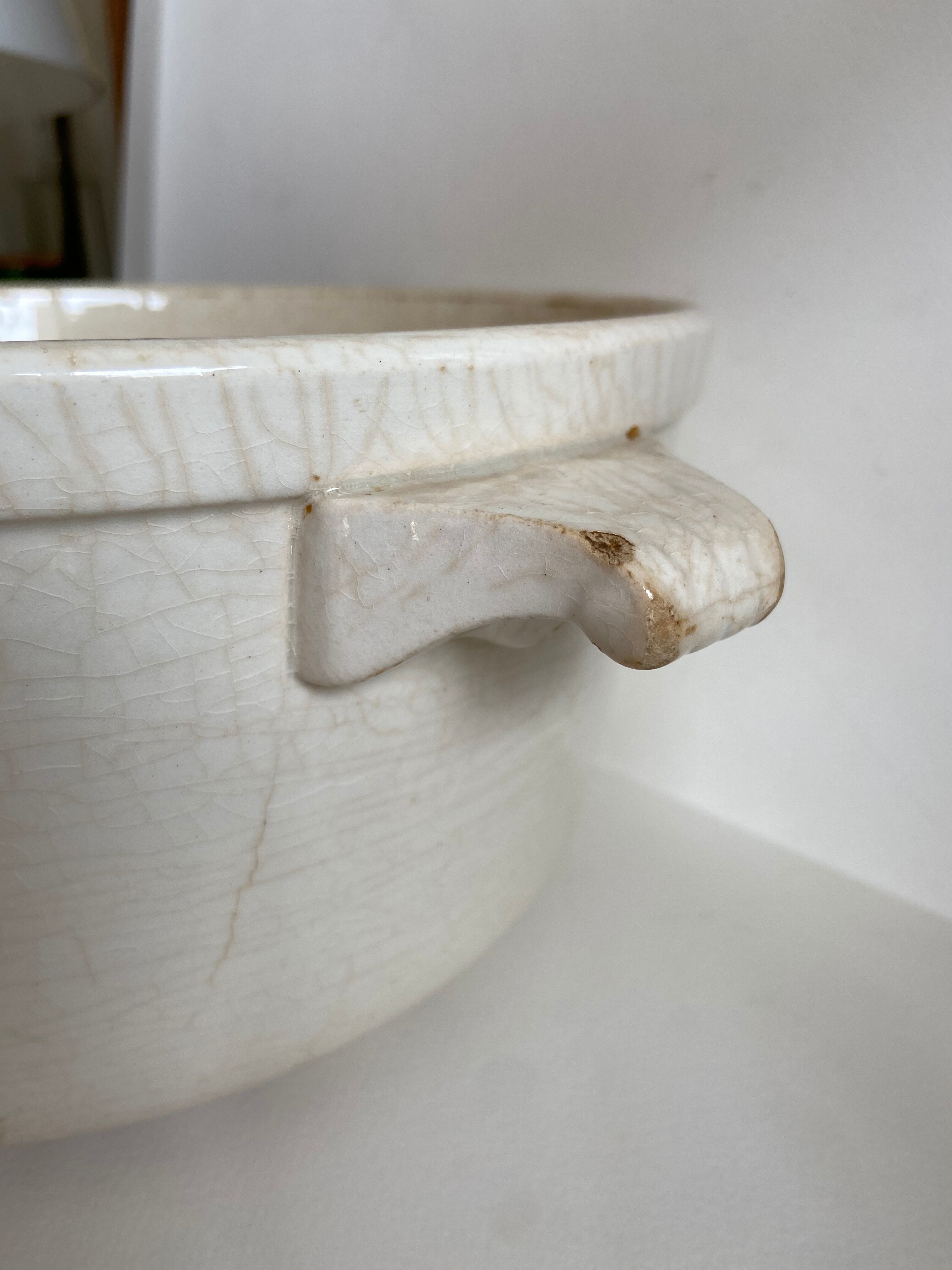 Enamelled ceramic salad bowl