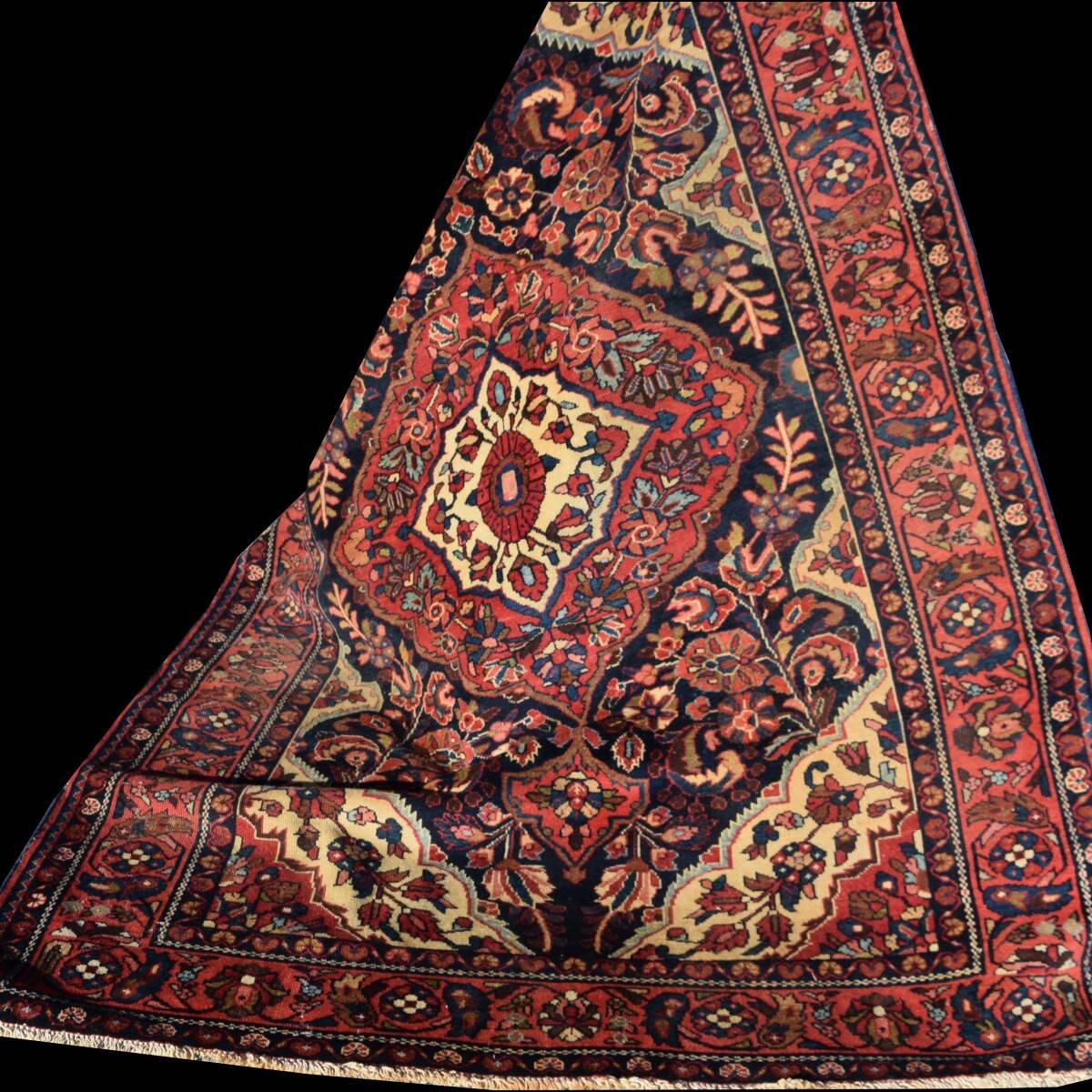Persian Oriental rug Iran Lilian: 1.47 x 1.97 metres