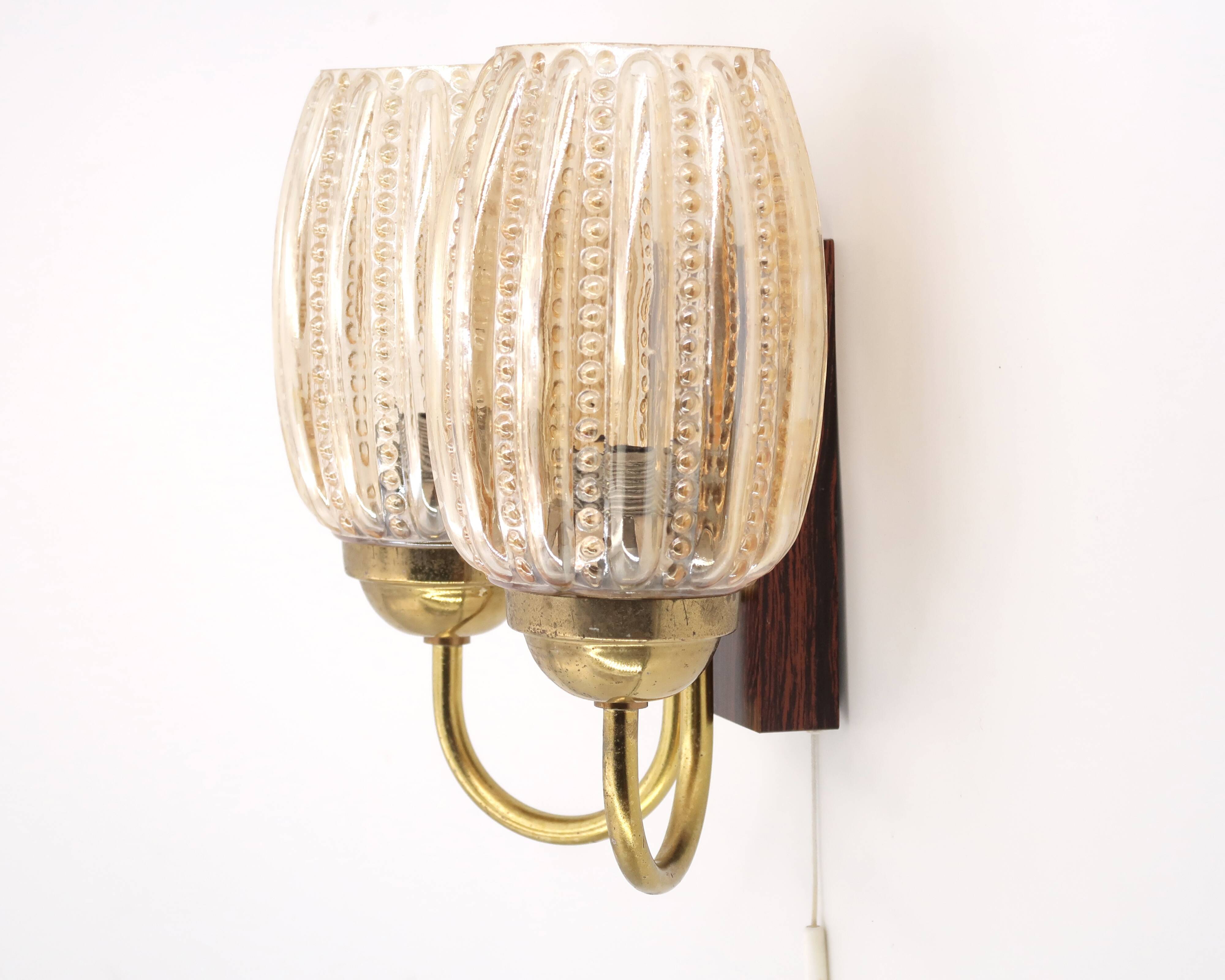 Pair of Graewe wall lights in brass and tinted glass, 1960s