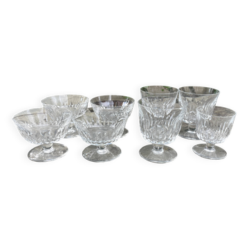 Lot de 8 verres et coupes en cristal de Baccarat, modèle Mazamet
