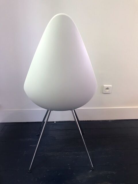 Drop chair 3110 by Arne Jacobsen for Fritz Hansen