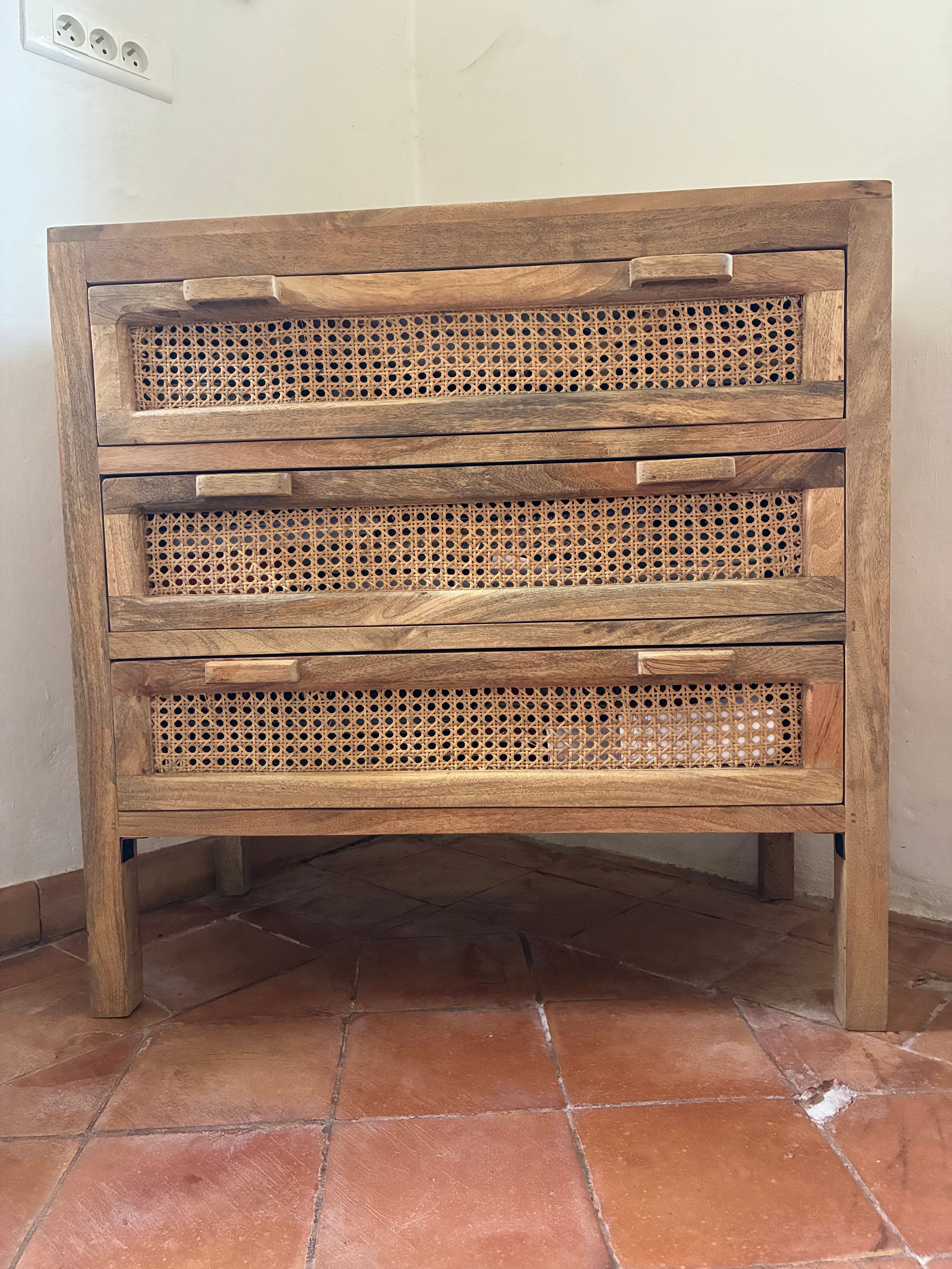 Mango wood chest of drawers with 3 drawers