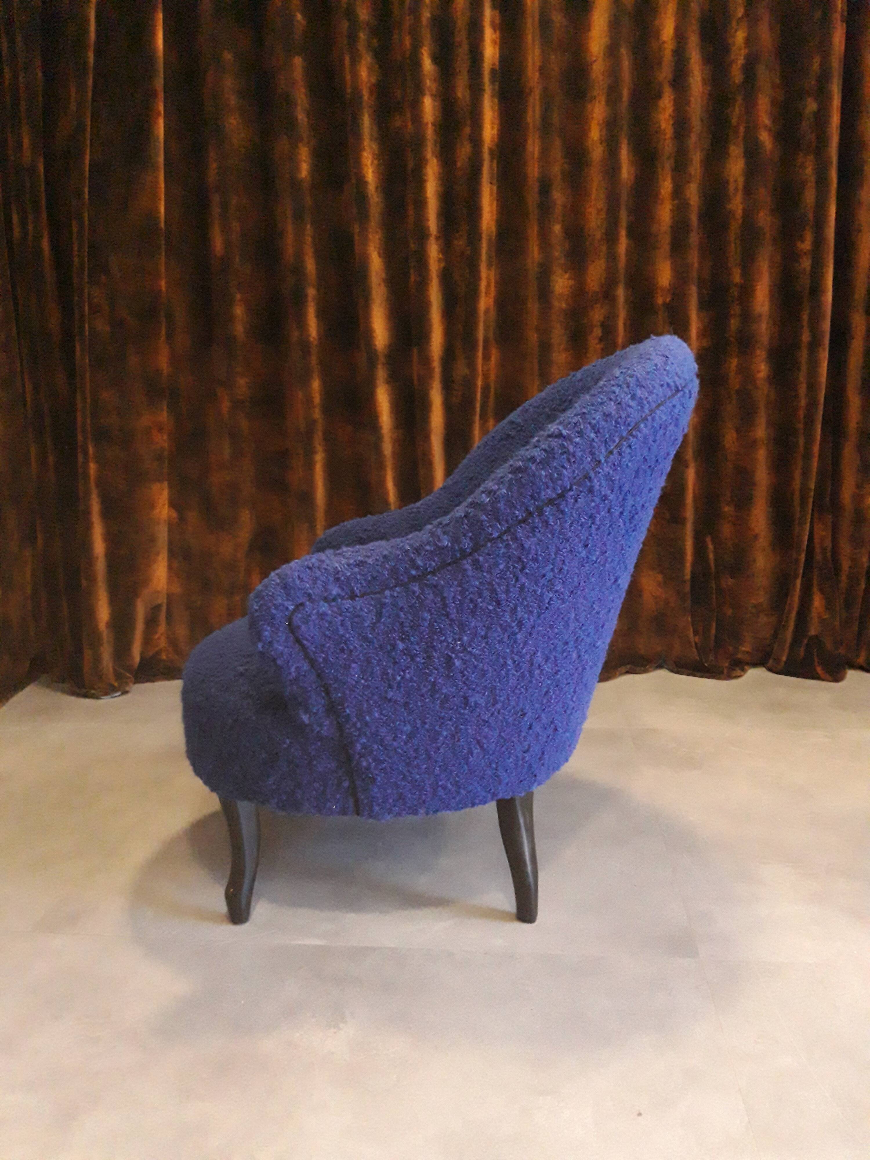Toad armchair