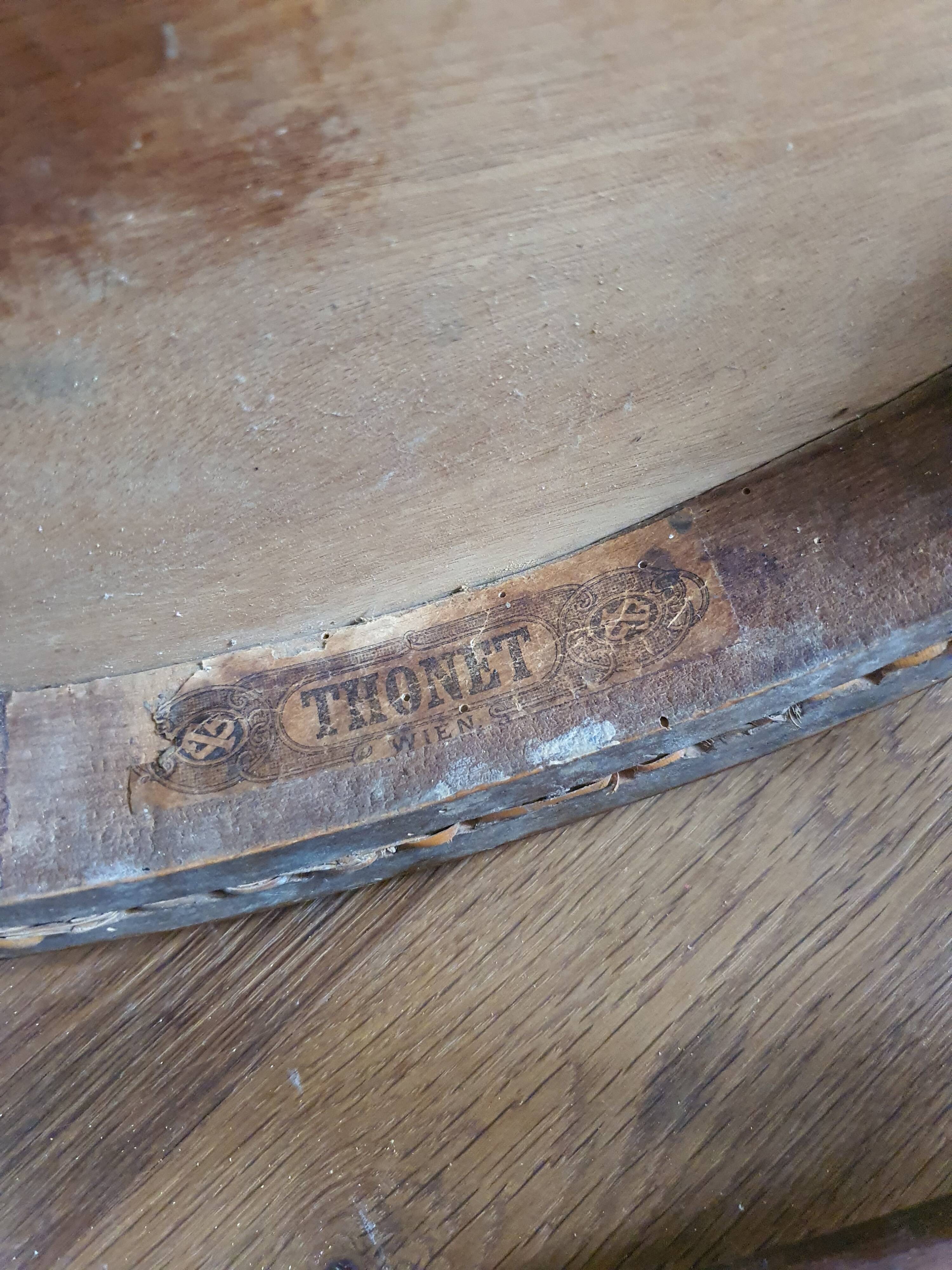 Genuine Thonet heart model n°28 chair, manufactured by Thonet, circa 1900
