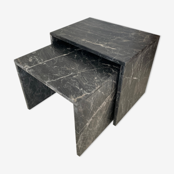 Set of 2 pull-out tables in black/grey marble