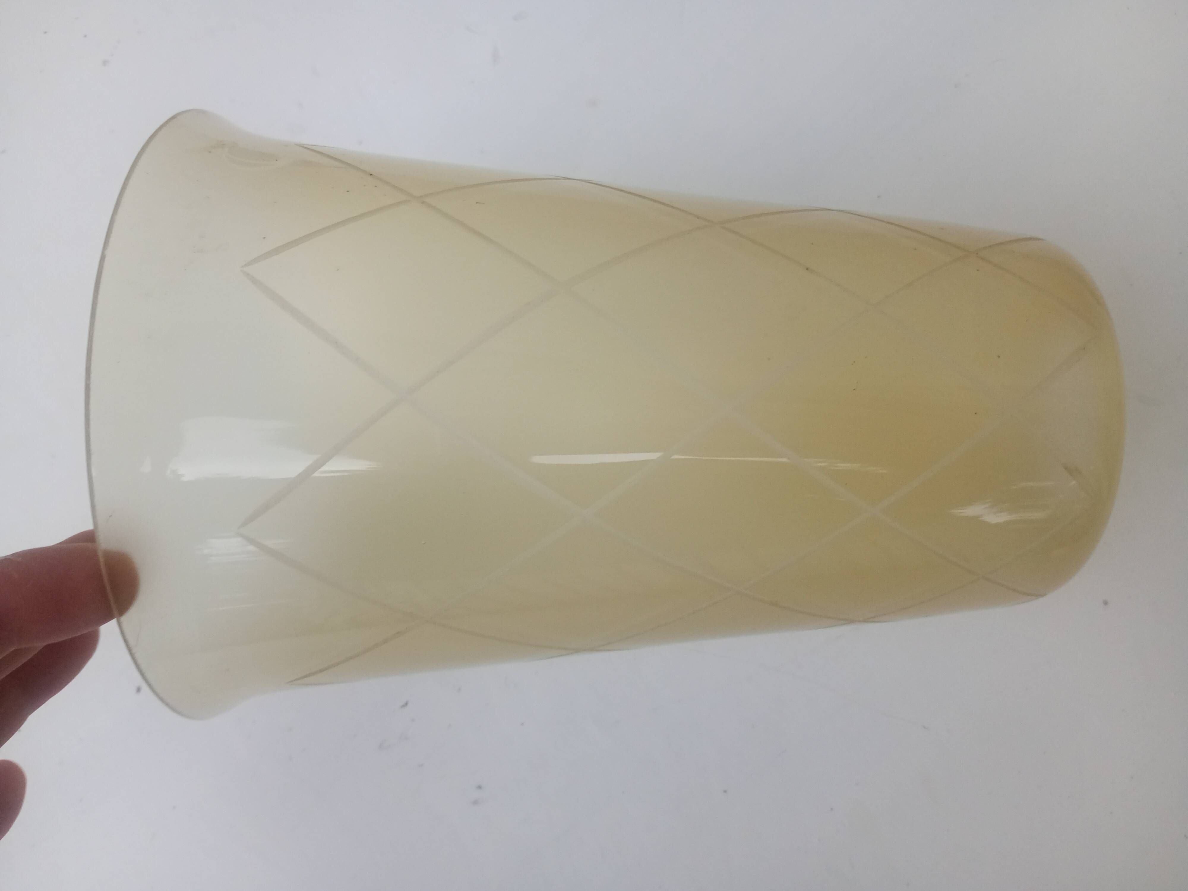 Bell-shaped lampshade - Amber glass engraved with lines - c. 1940