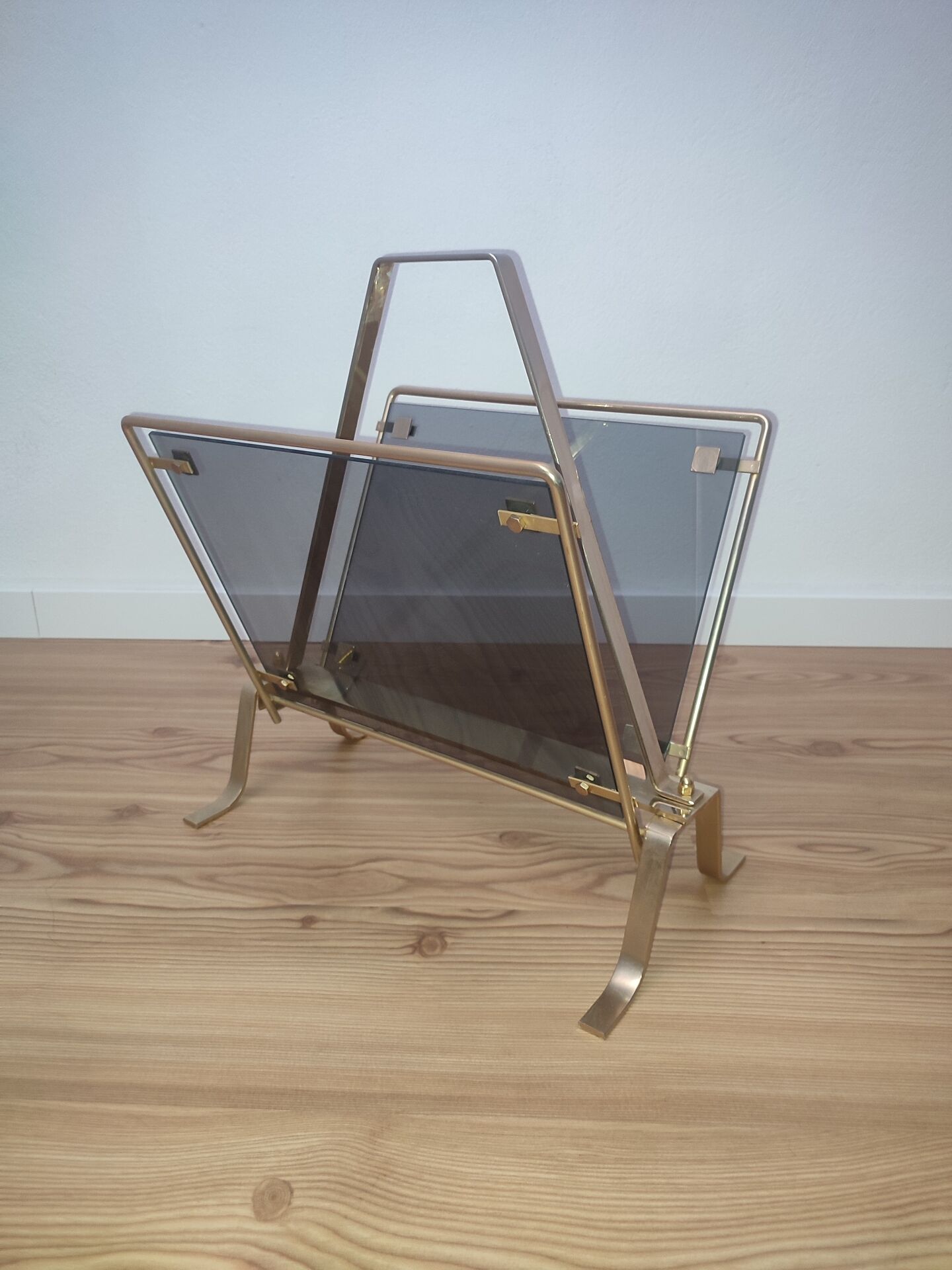 Magazine Rack Hollywood Regency Style - 70's