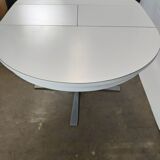 Round table 70 year white chromed