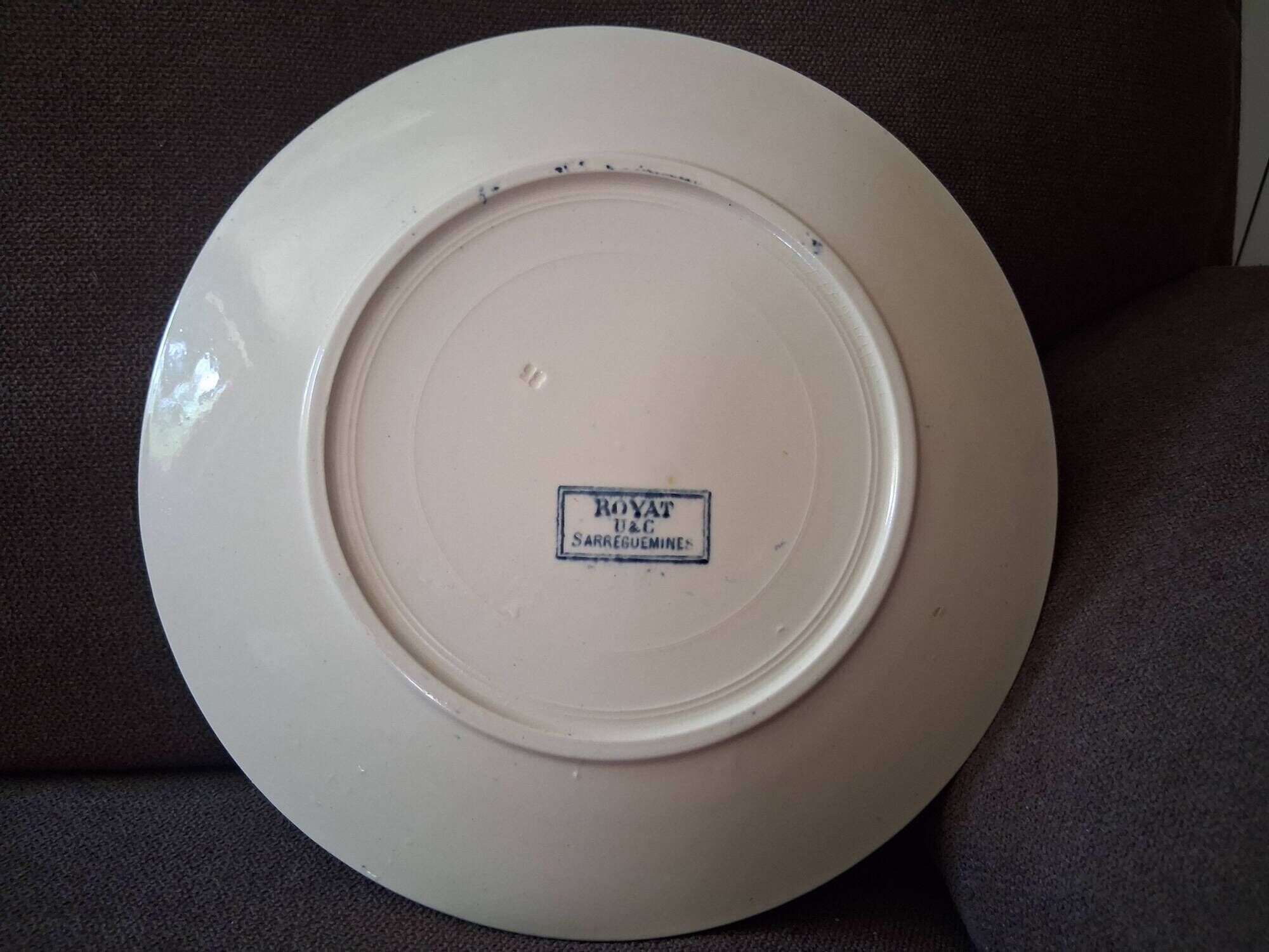 Service of 33 plates and compote dish Royat U&C Sarreguemines 1900 in blue ironstone.