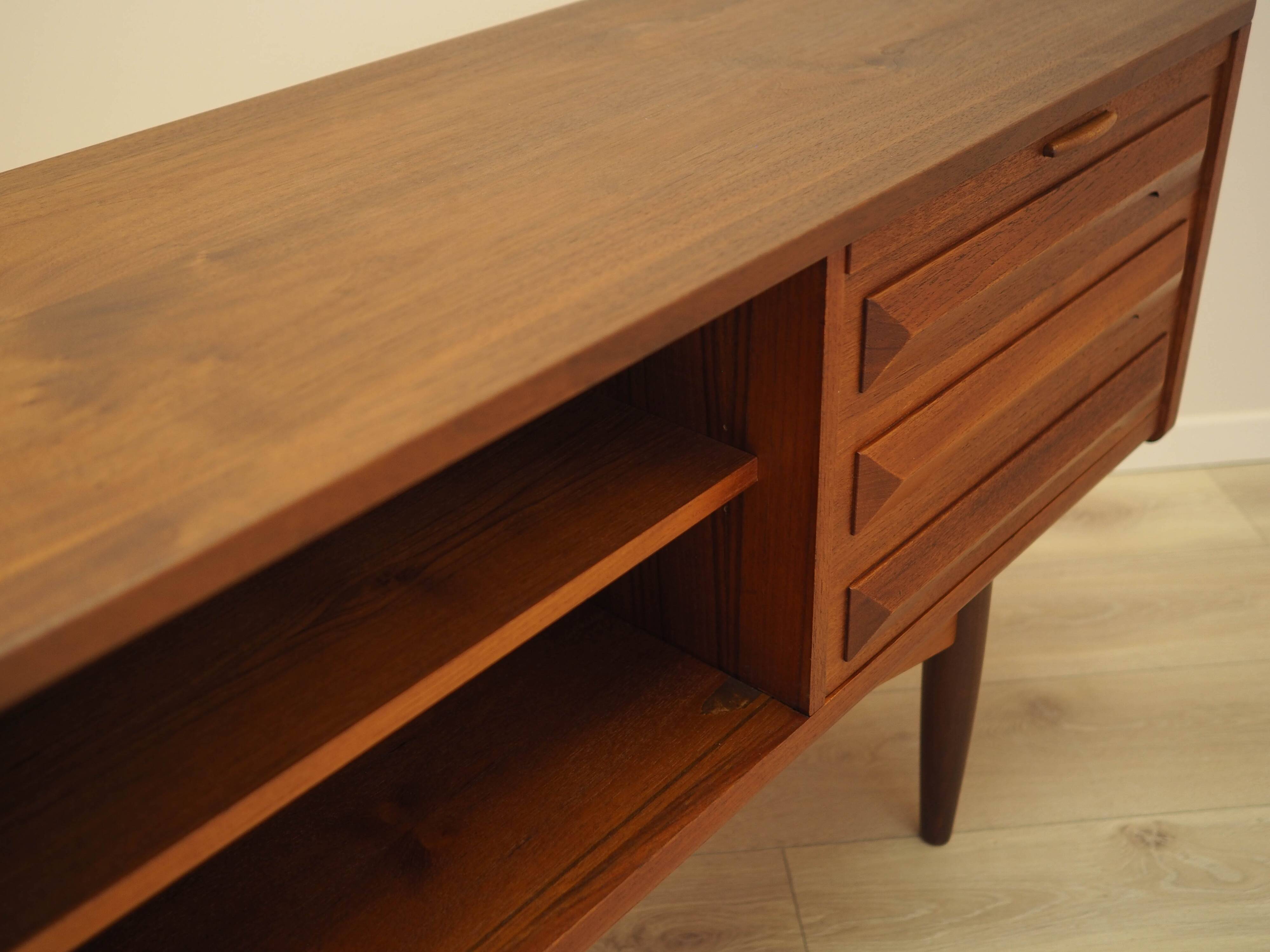 Buffet en teck avec surfaces extensibles, Danemark, années 1970