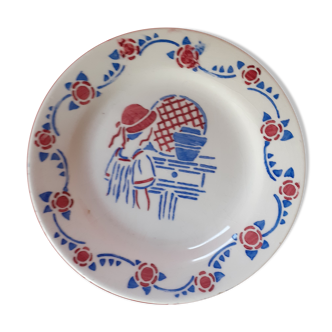 Plate creil and motereau. model red riding hood. year .30.