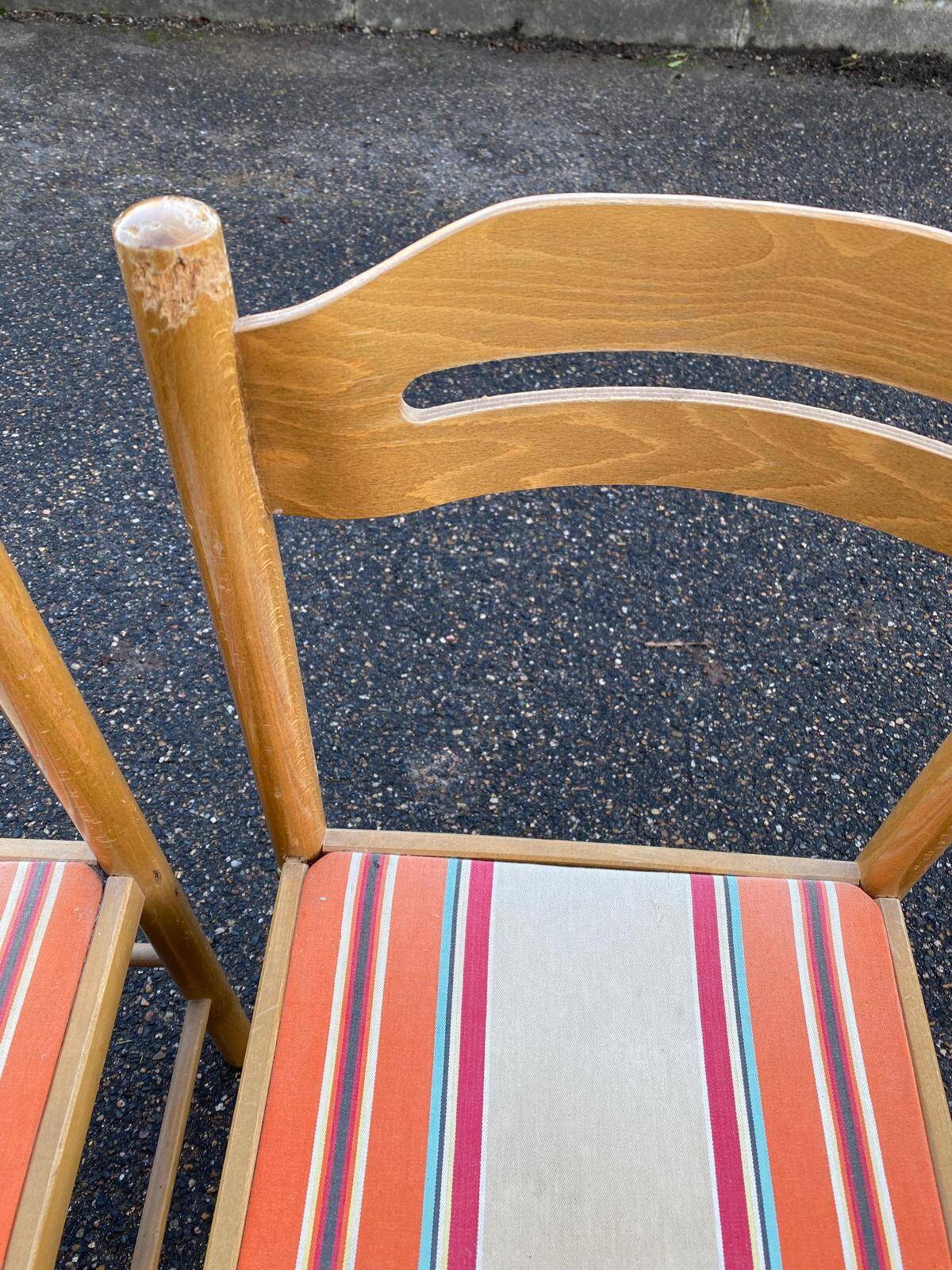 4 solid wood chairs with straw and fabric