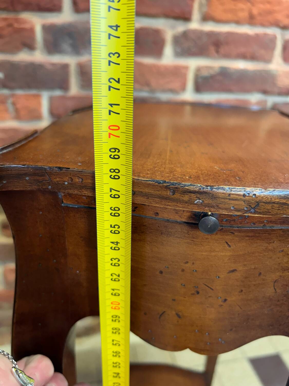 Pretty little vintage pedestal side table