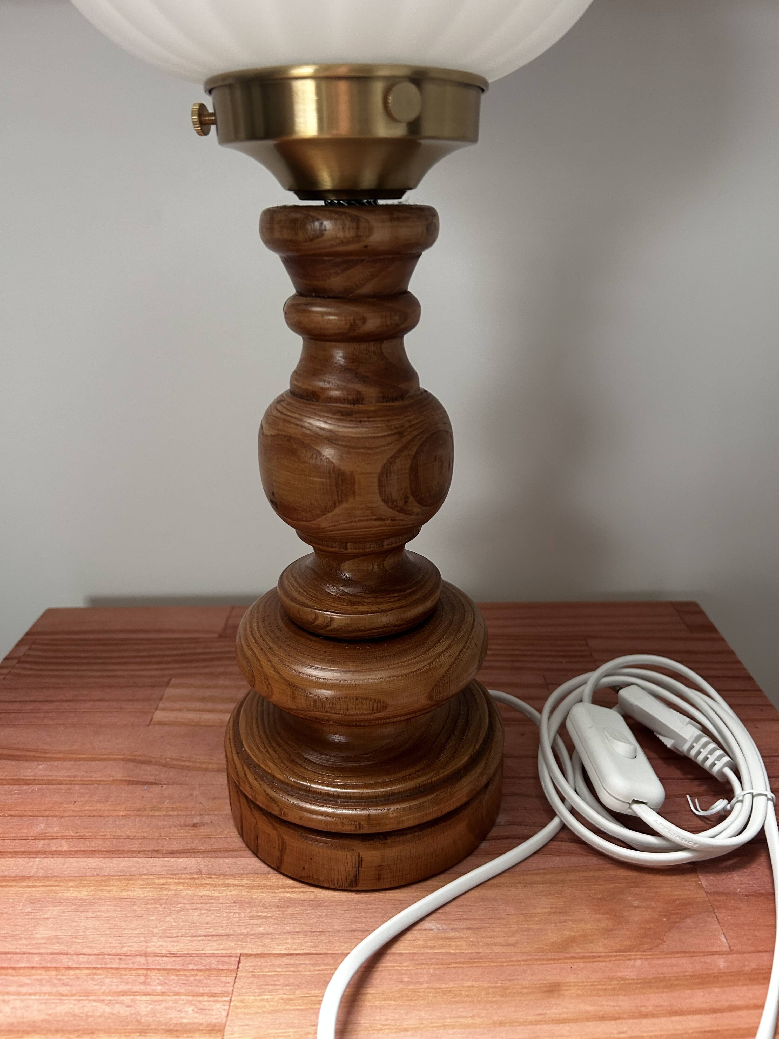 Lampe à poser pied vintage globe plissé