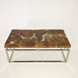 Pretty coffee table in an eglomized glass