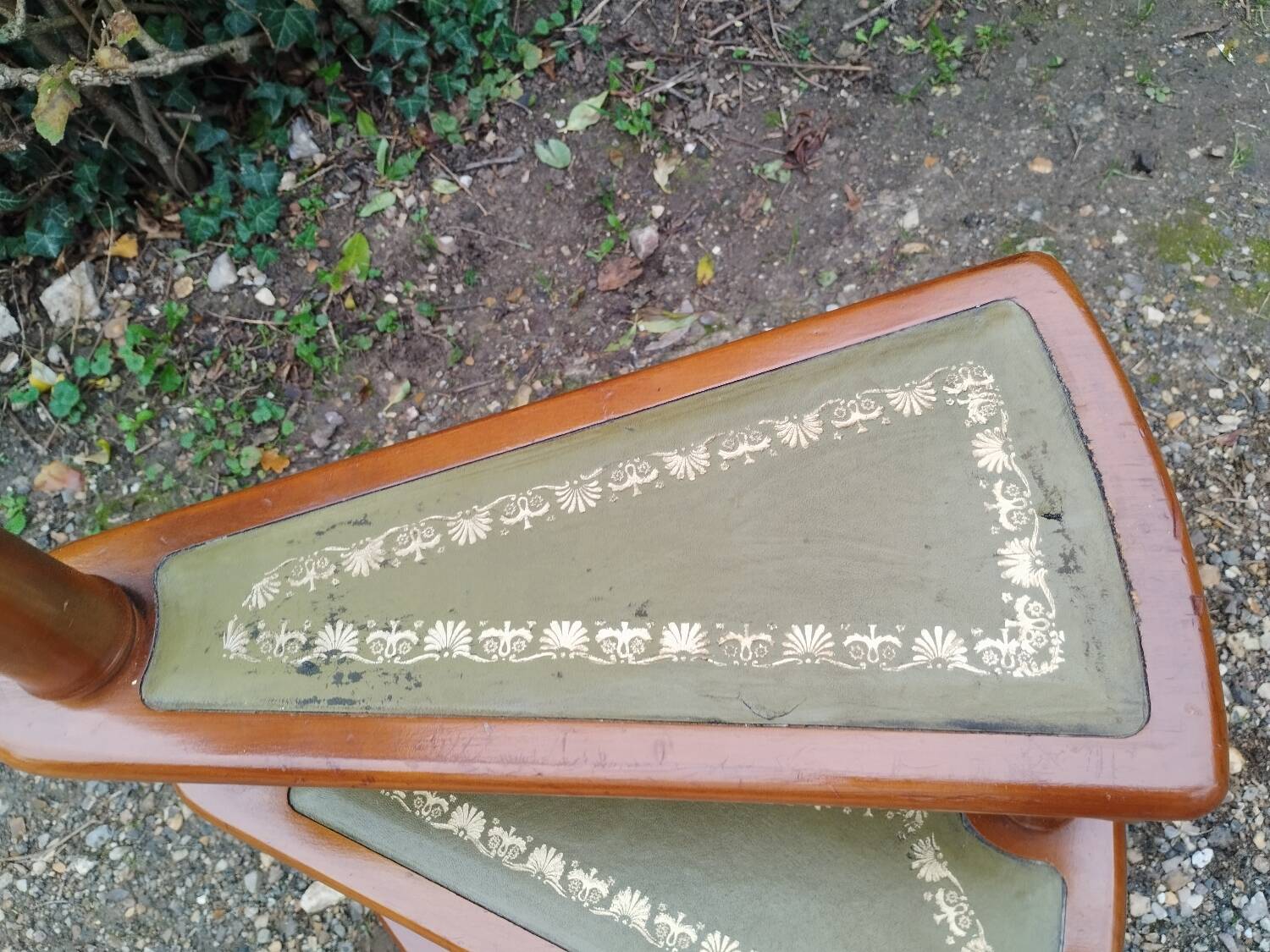 Escalier de bibliothèque ancien
