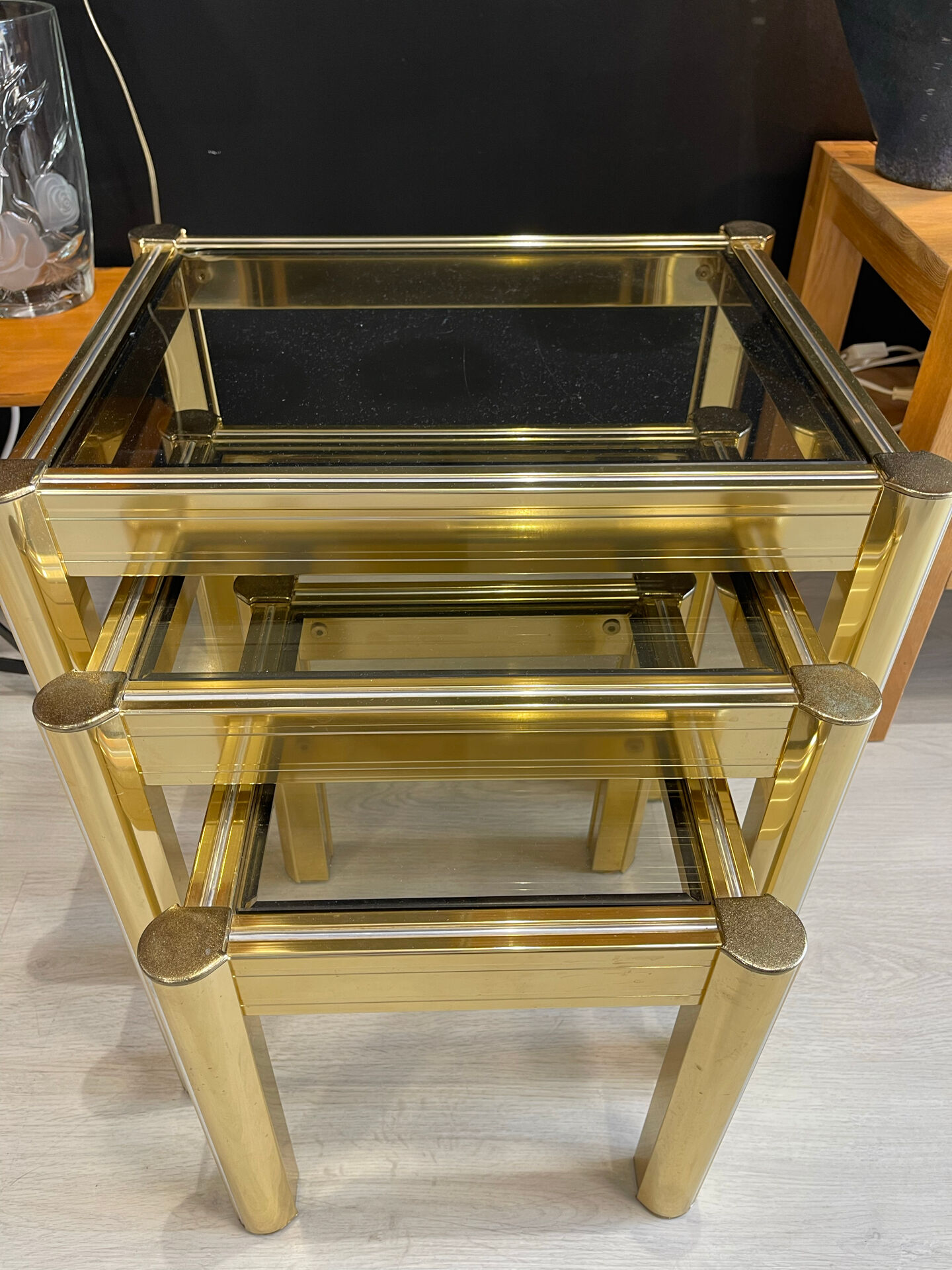 Nest of tables 1980