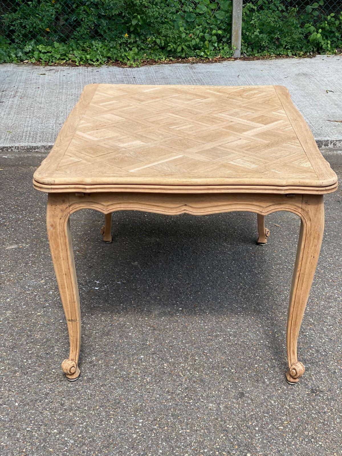 Renovated Louis XV extendable dining table in solid oak 120-200cm