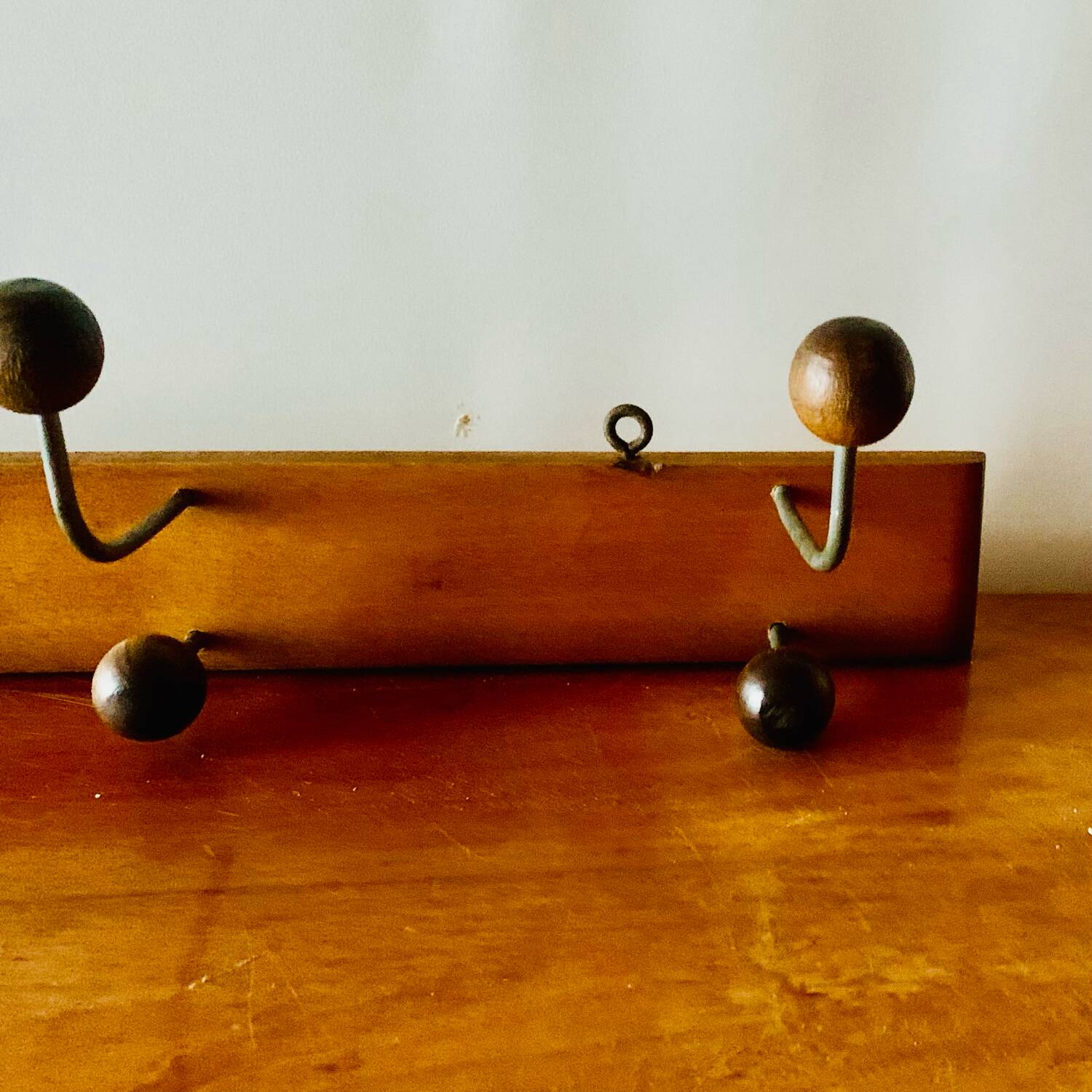 Vintage wooden wall coat rack - 8 balls