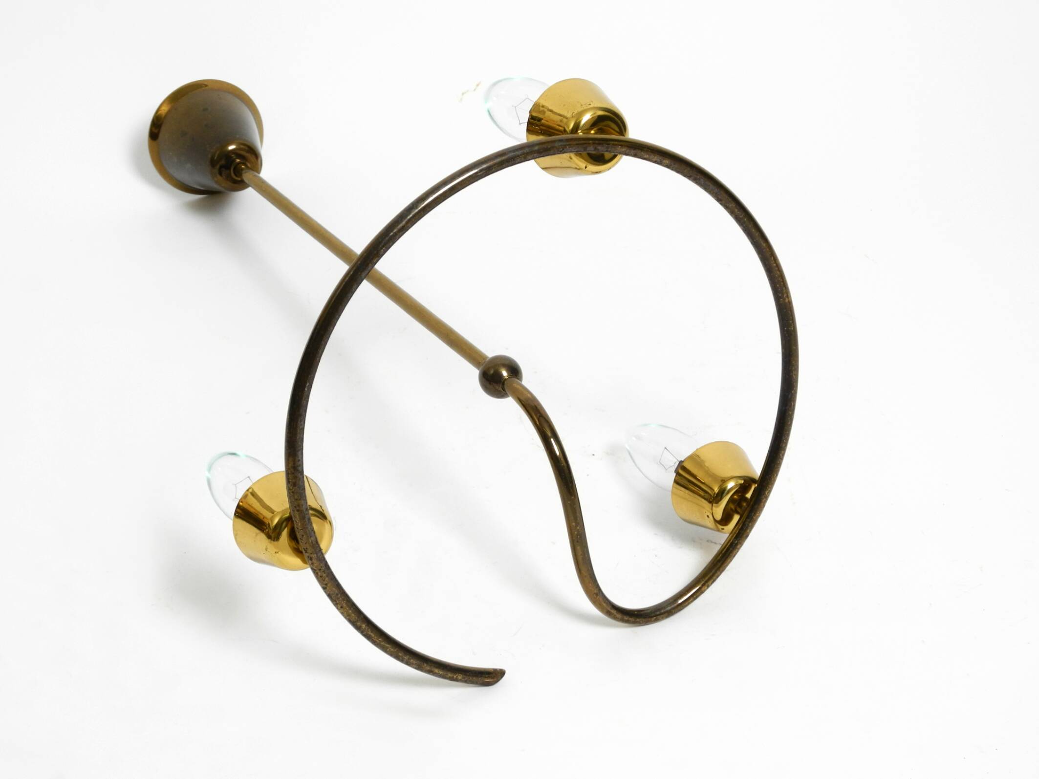 Lampe de plafond en laiton du milieu du siècle avec des abat-jours en verre et en tissu par JT Kalmar