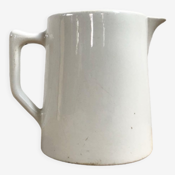 Digoin pitcher