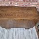 Commode basse en chêne Art Déco restaurée, console TV des années 1940.