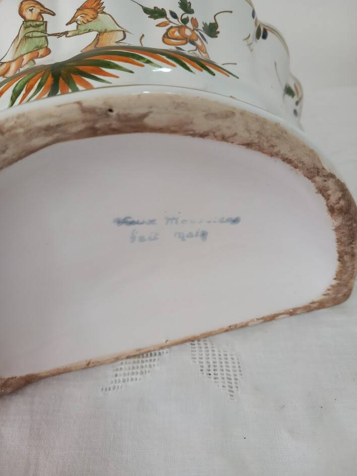 Bouquetière Moustier