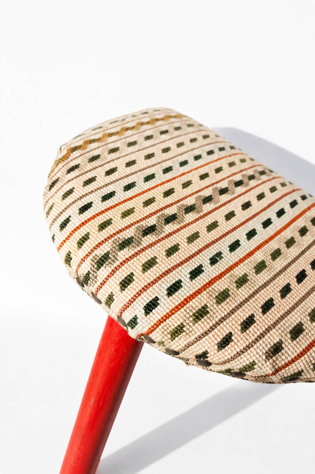 Vintage Tripod Stool Kilim Red Oval Footrest 35cm Firm