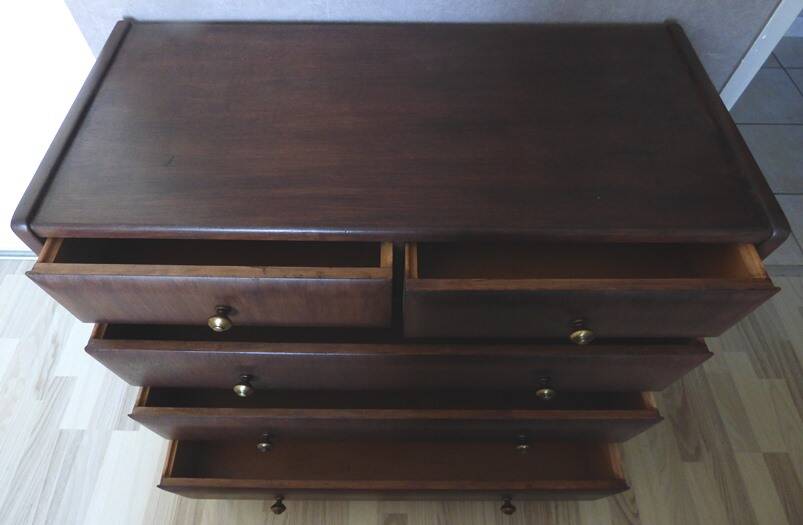 Antique chest of drawers from the 50s with 5 curved drawers, vintage old-style assembly and brass knobs