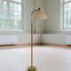 Lampadaire en cuir marron et laiton du milieu du siècle, Falkenbergs Belysning, Suède, années 1960
