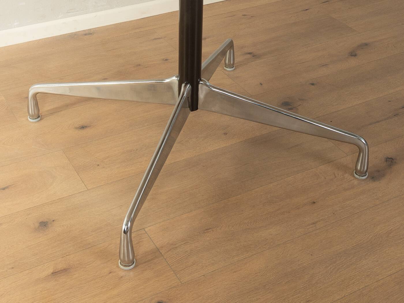 Dining table from the 'Aluminium Group' by Charles & Ray Eames for Herman Miller by Vitra