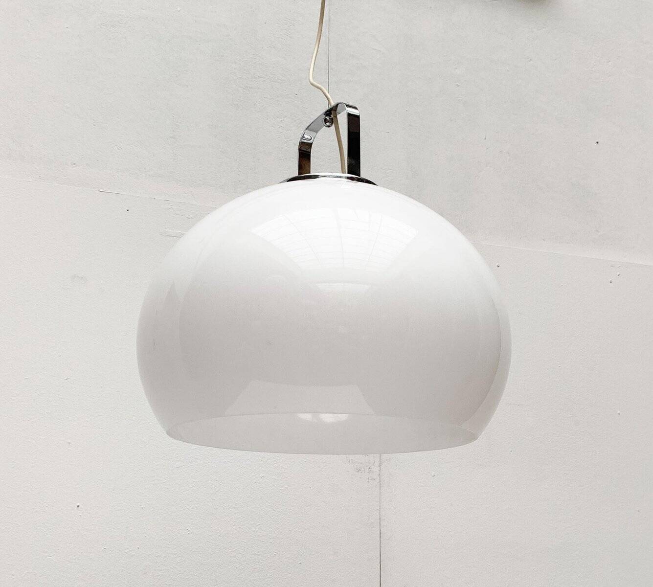 Zurich suspension lamp from the Italian space age of the mid-century by Luigi Massoni for Guzzini.