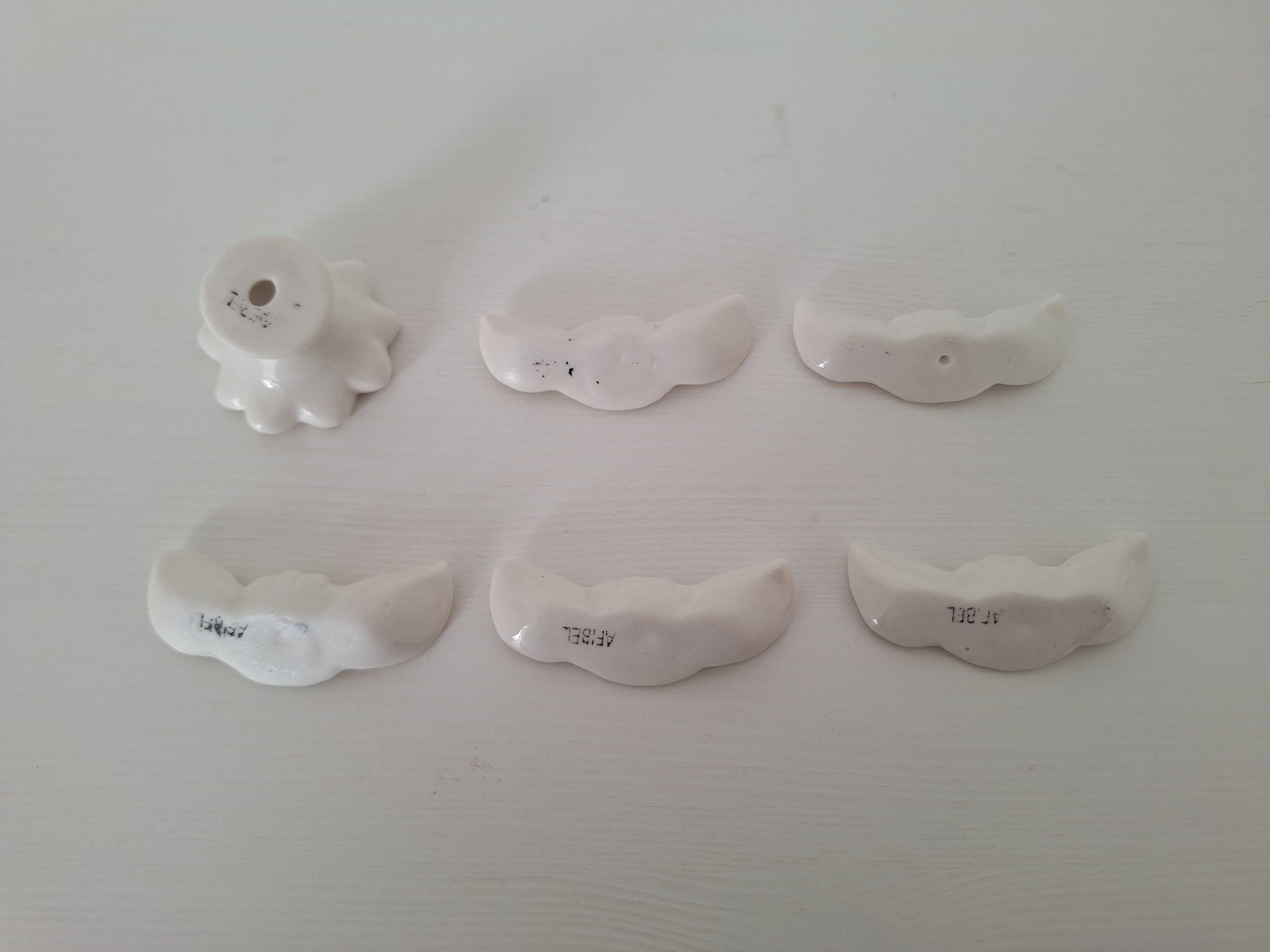 Porte couteau blanc en porcelaine