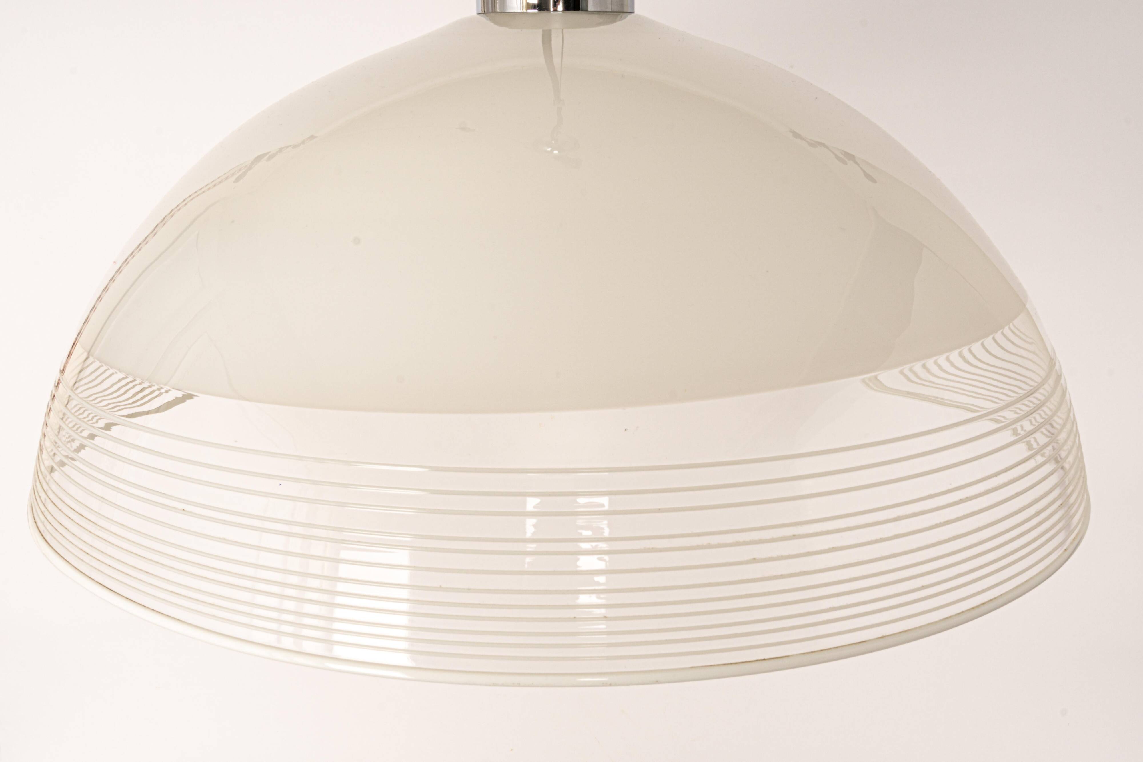 Magnificent suspended light fixture in white glass, Murano glass, Italy, 1970s.