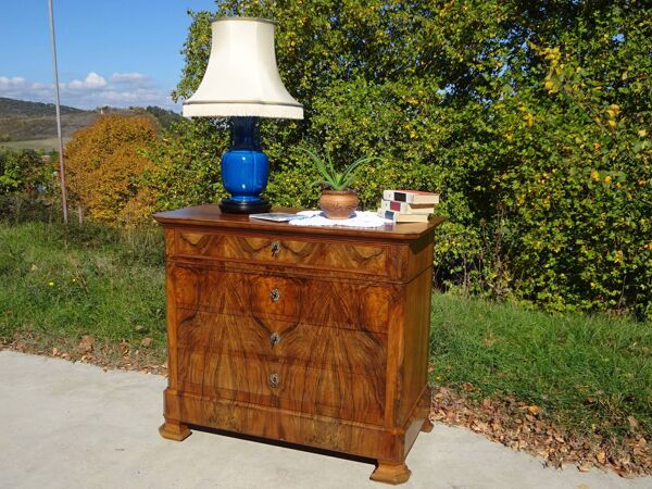 Commode en noyer et ronce de noyer style Louis Philippe